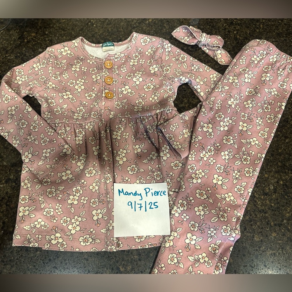 Lulu And Roo/  Little road co
4T pants and top (includes bow)